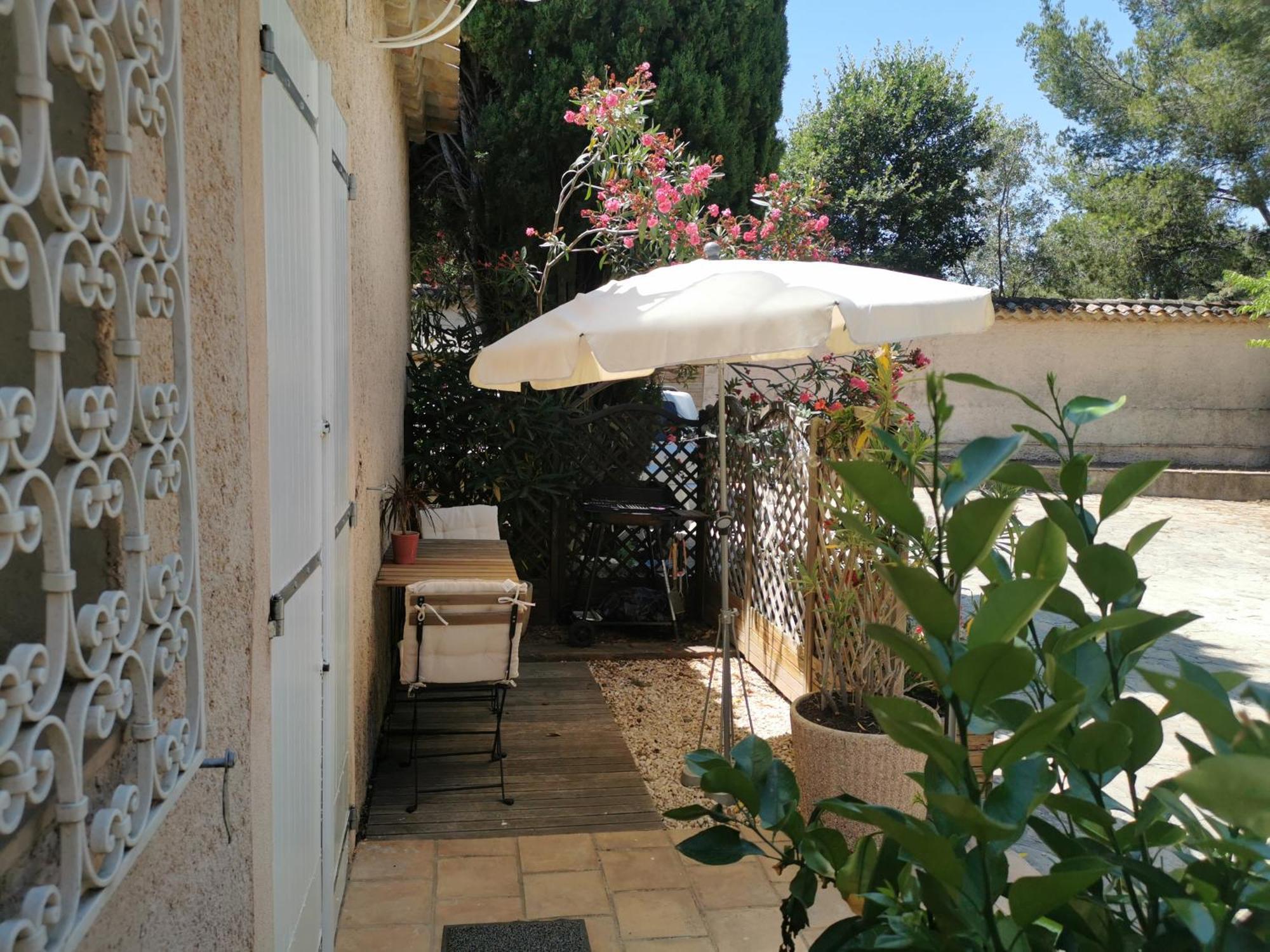 Lili La Seyne-sur-Mer Exterior photo
